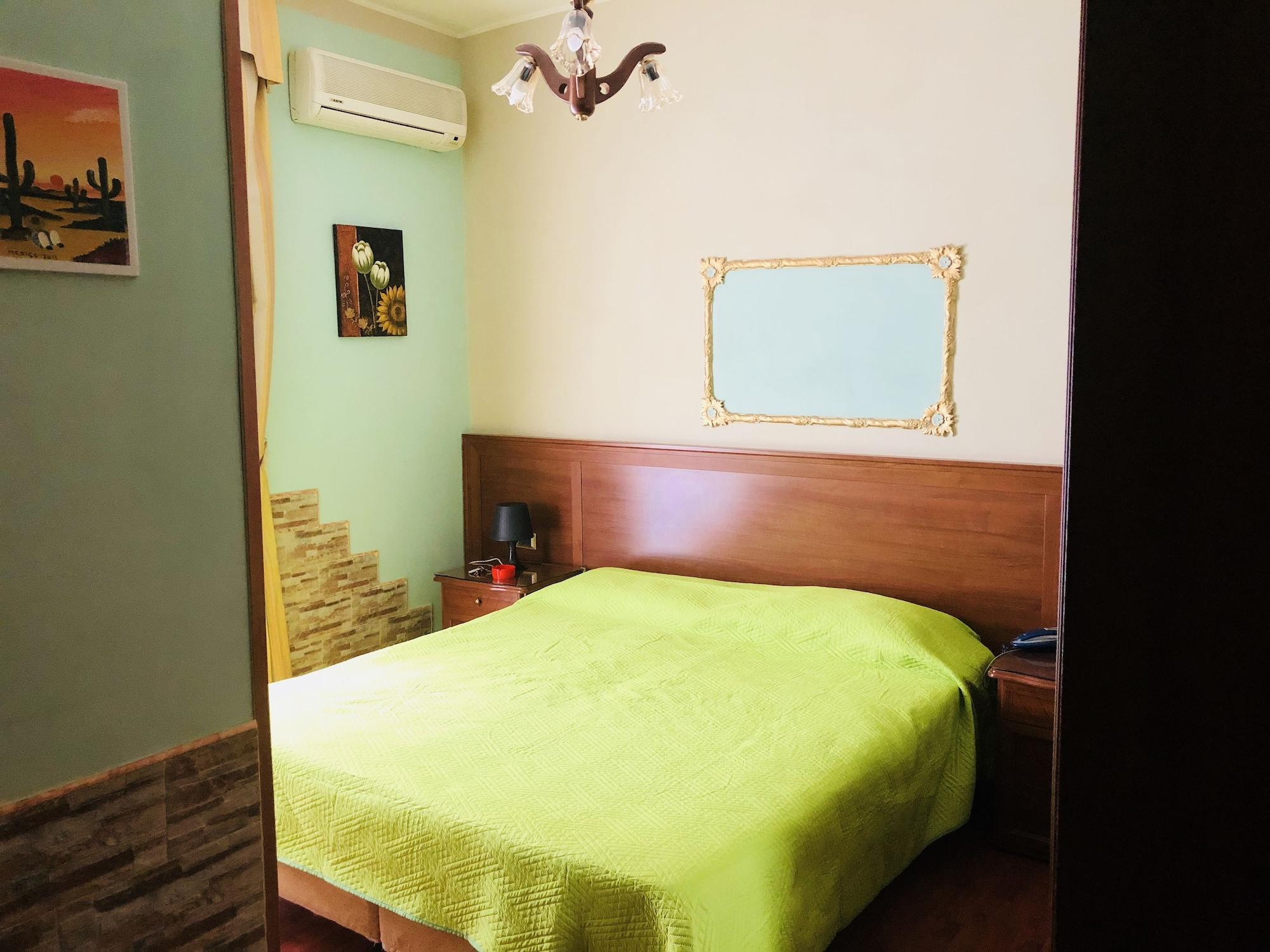 Hotel Iris